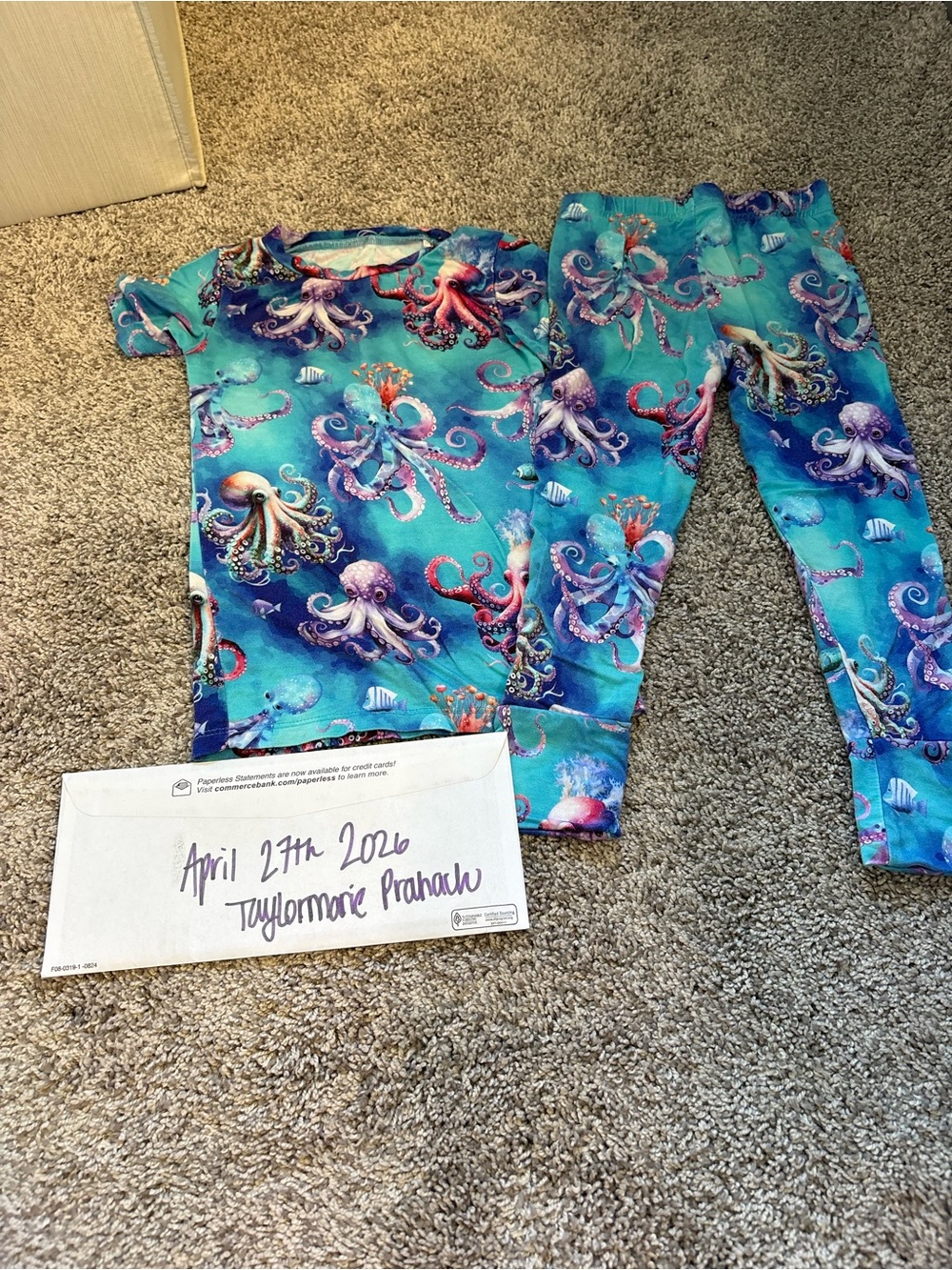 Bums & roses under the sea octopus pajama set. EUC size 3T